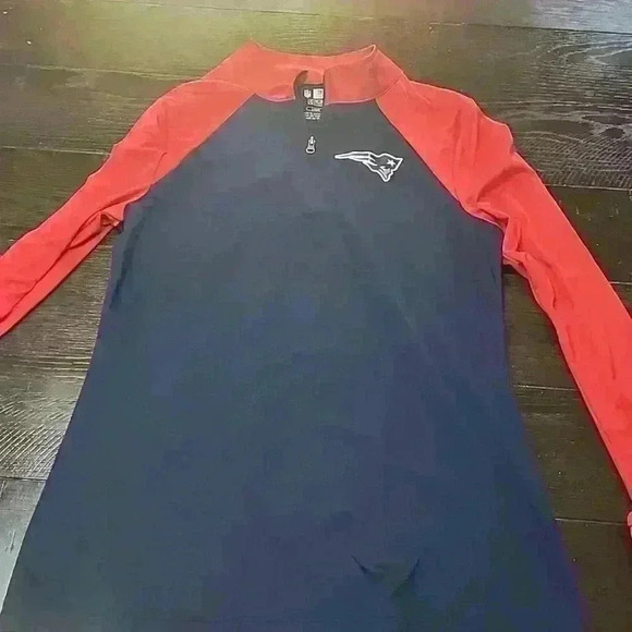 Patriots half zip size large - Picture 2 of 3